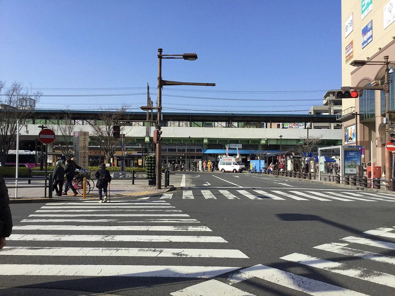 亀有駅（写真：Takoyaki0815 / CC BY-SA 4.0（Wikimedia Commons））